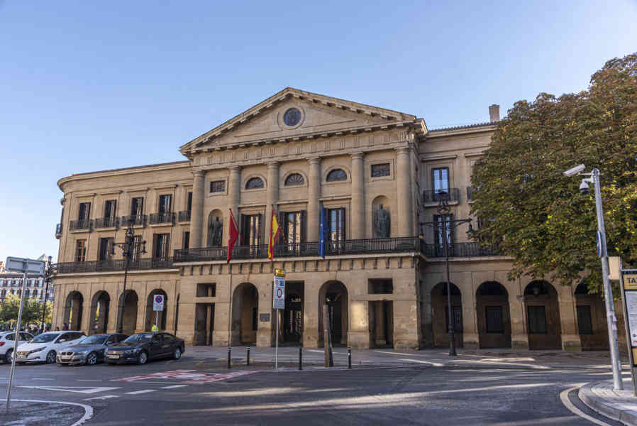 Pamplona 033 - palacio de Navarra-Diputación de Navarra.jpg